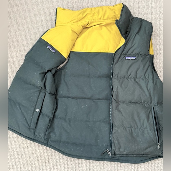 Patagonia Men's Two-Tone Puffer Vest - Picture 9 of 11